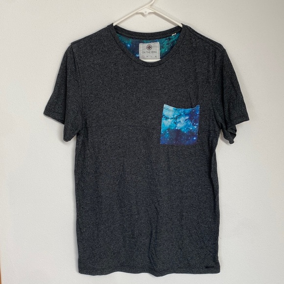 3 front pocket T-shirts - Picture 2 of 3